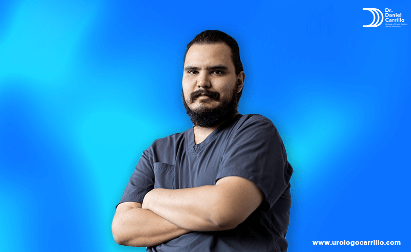 Dr. Daniel Carrillo, médico urólogo