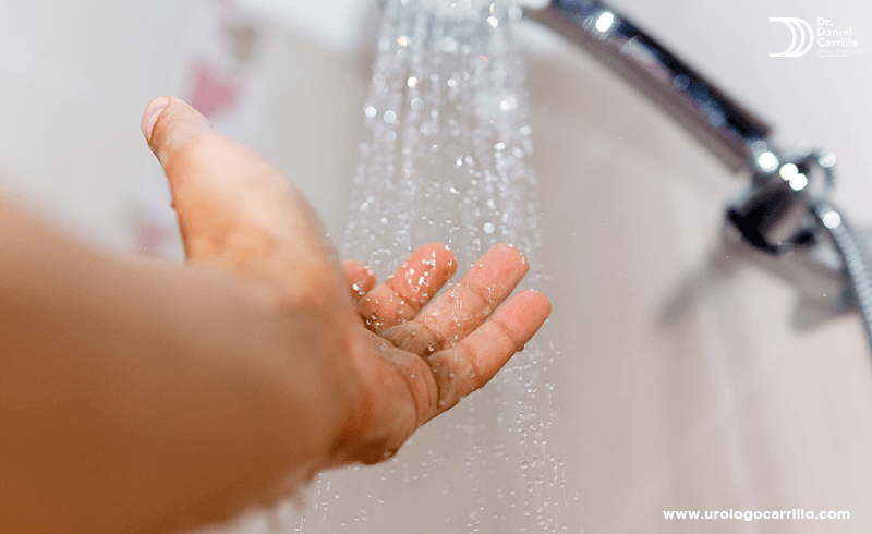 Lavar con jabón y agua y secar la zona genital previene la formación de hongos y bacterias